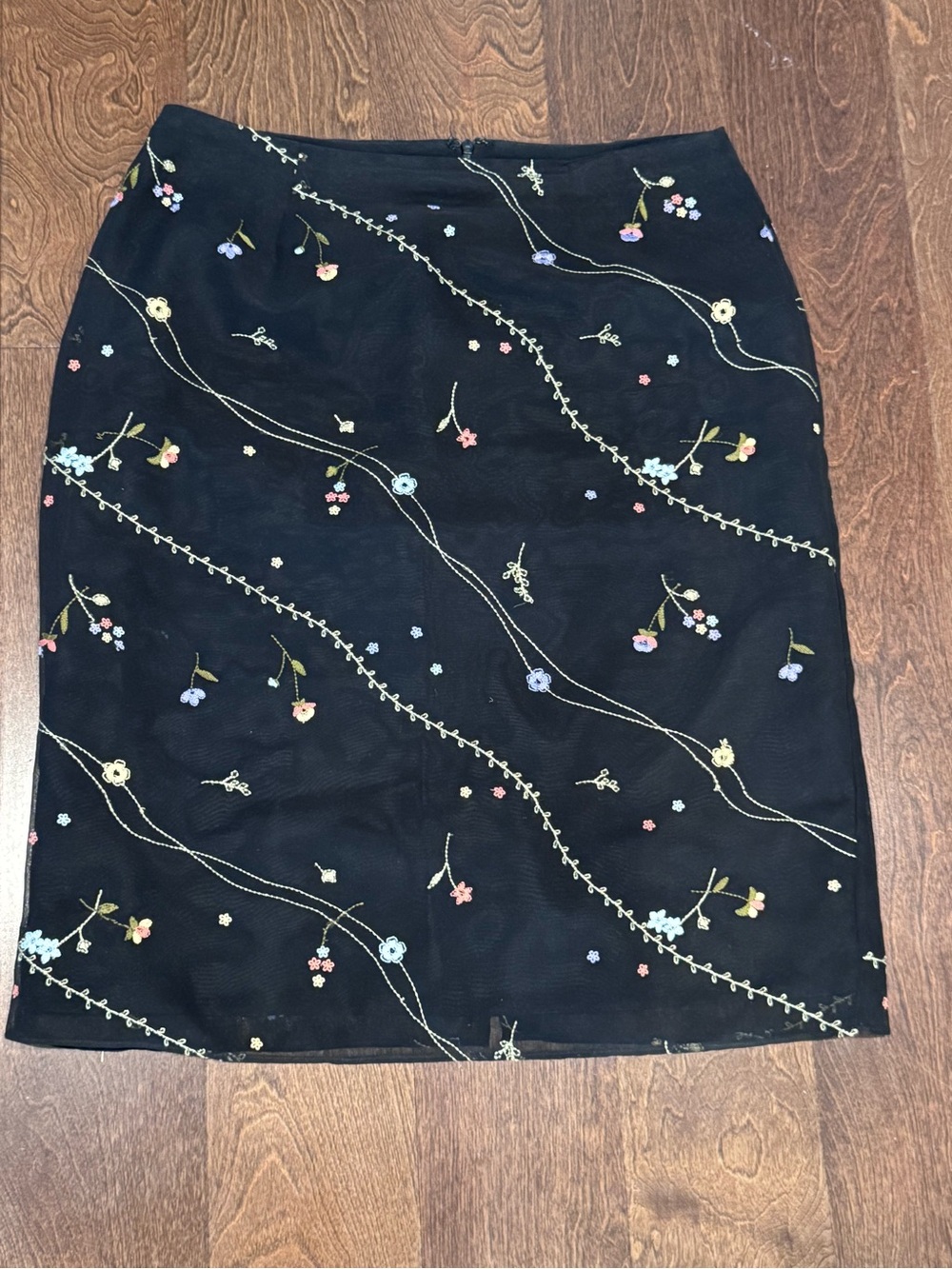Black Floral Embroidered Pencil Skirt